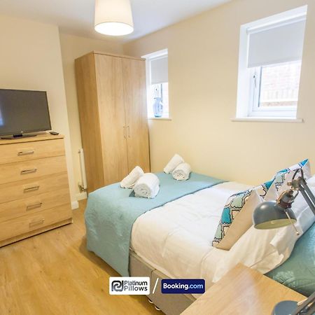 Modern Oxford 2 Bedroom Apartments, Near Headington Hospital, Families & Contractor Accommodation With Parking Exterior photo