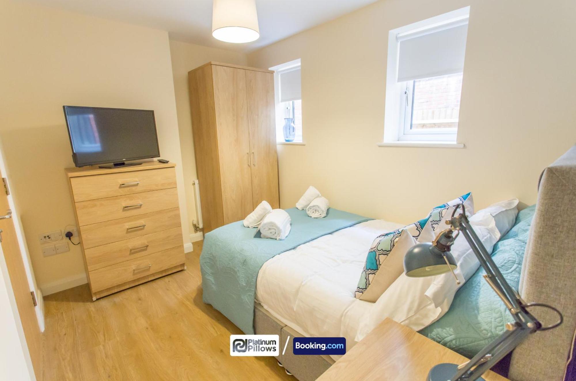 Modern Oxford 2 Bedroom Apartments, Near Headington Hospital, Families & Contractor Accommodation With Parking Exterior photo