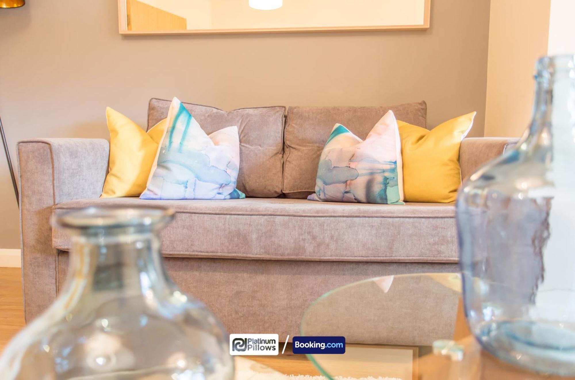 Modern Oxford 2 Bedroom Apartments, Near Headington Hospital, Families & Contractor Accommodation With Parking Exterior photo