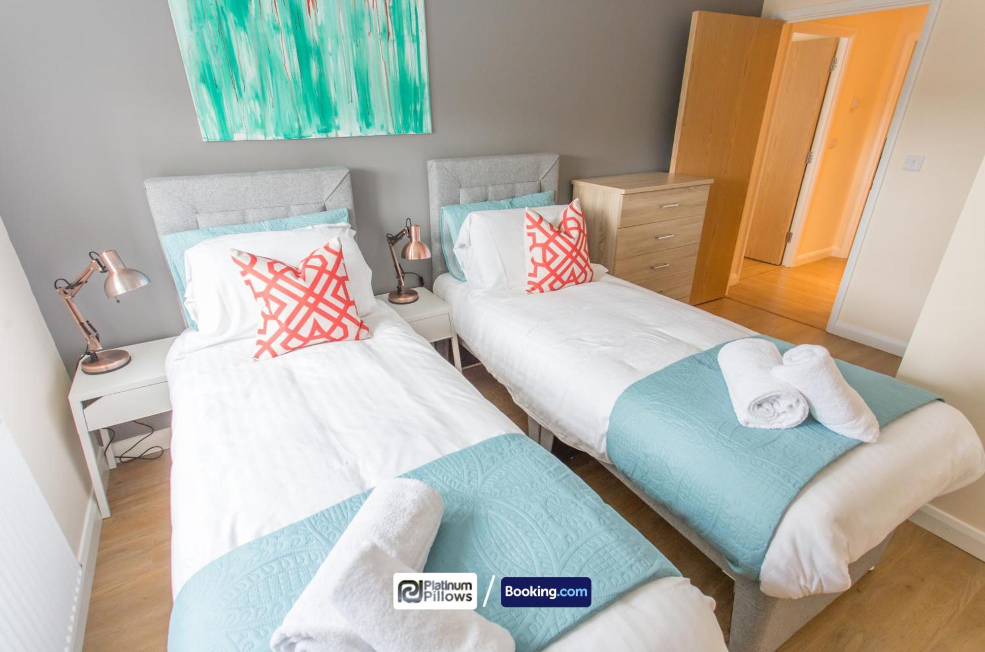 Modern Oxford 2 Bedroom Apartments, Near Headington Hospital, Families & Contractor Accommodation With Parking Exterior photo
