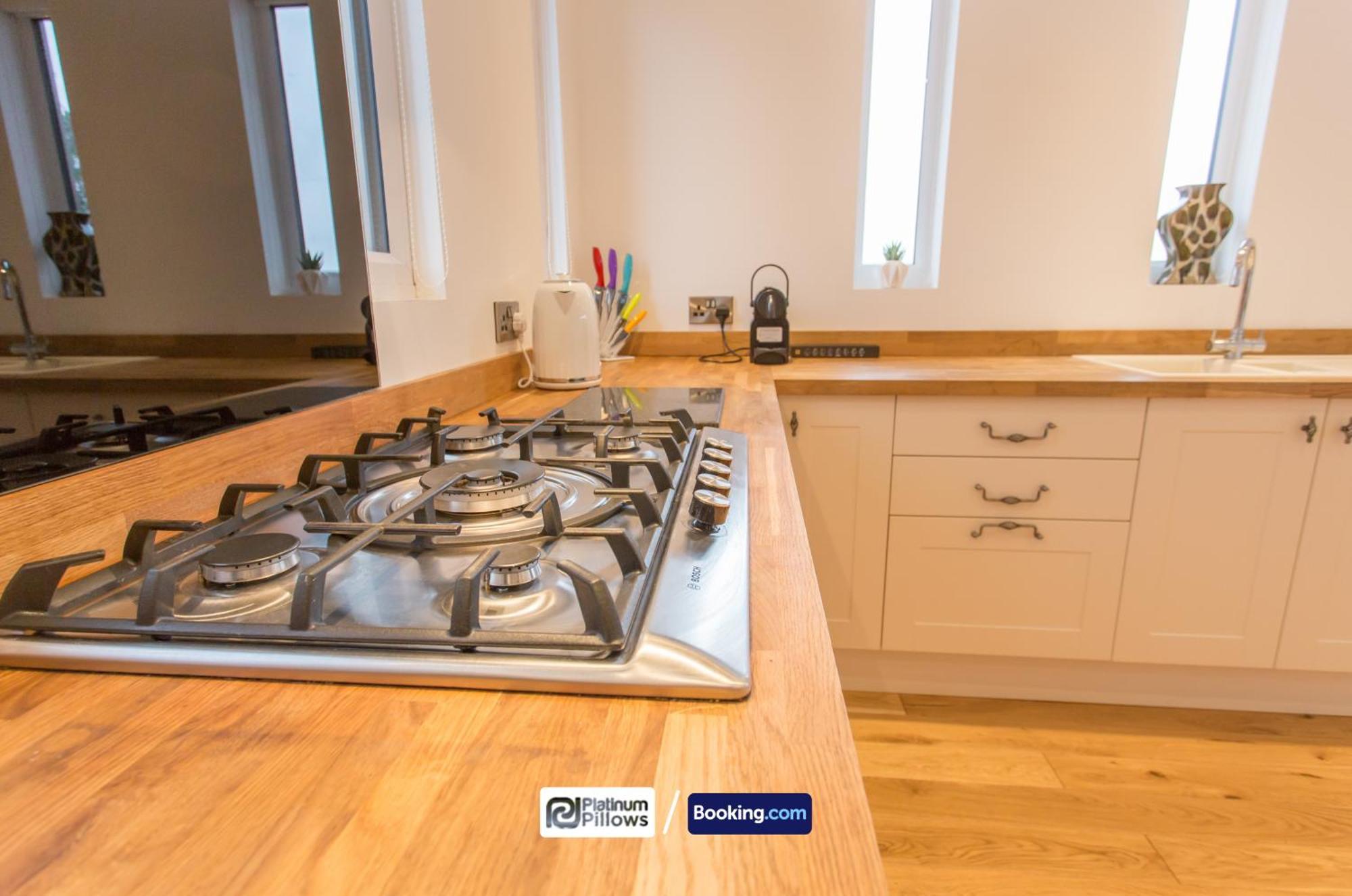 Modern Oxford 2 Bedroom Apartments, Near Headington Hospital, Families & Contractor Accommodation With Parking Exterior photo