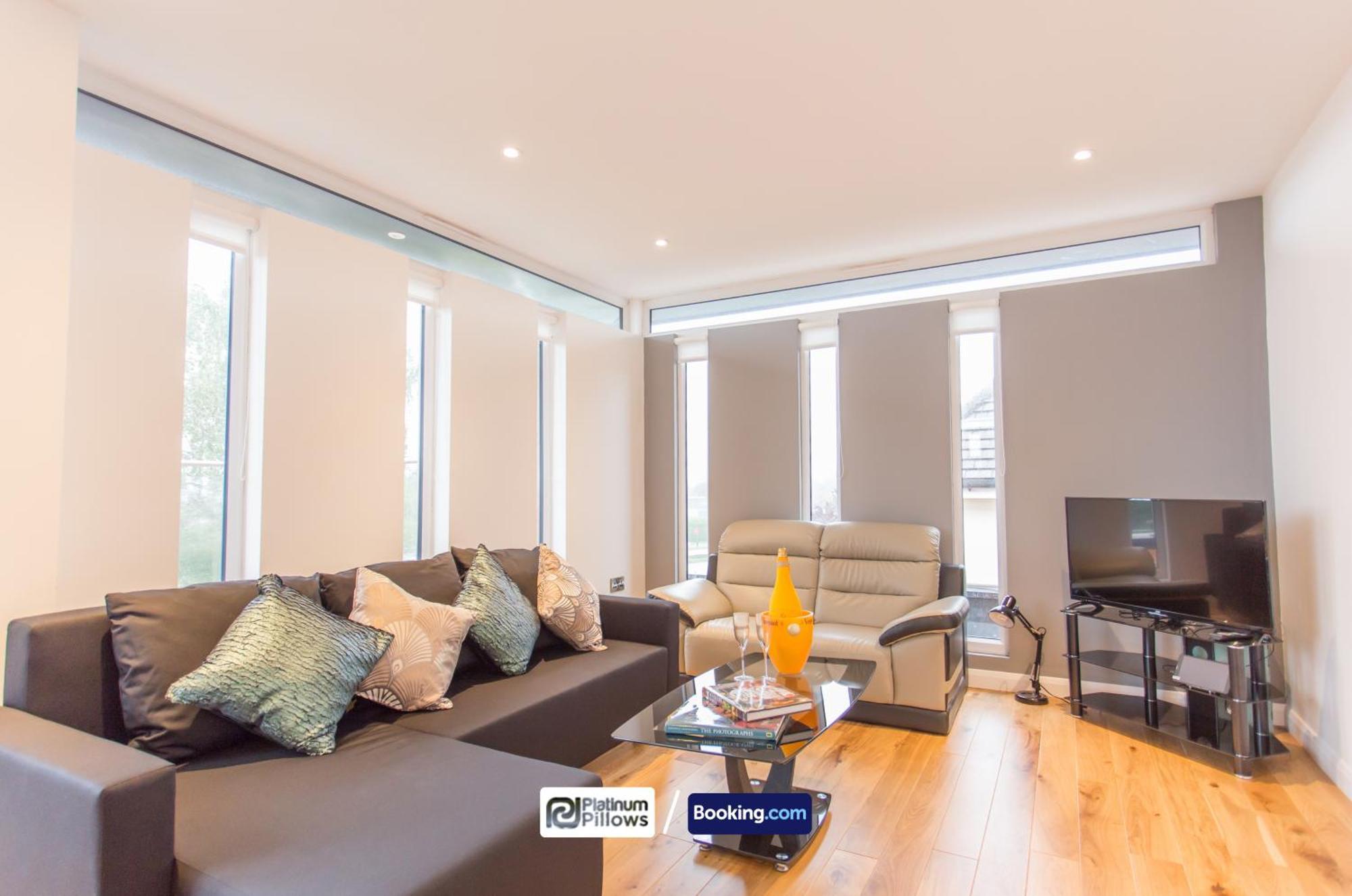 Modern Oxford 2 Bedroom Apartments, Near Headington Hospital, Families & Contractor Accommodation With Parking Exterior photo