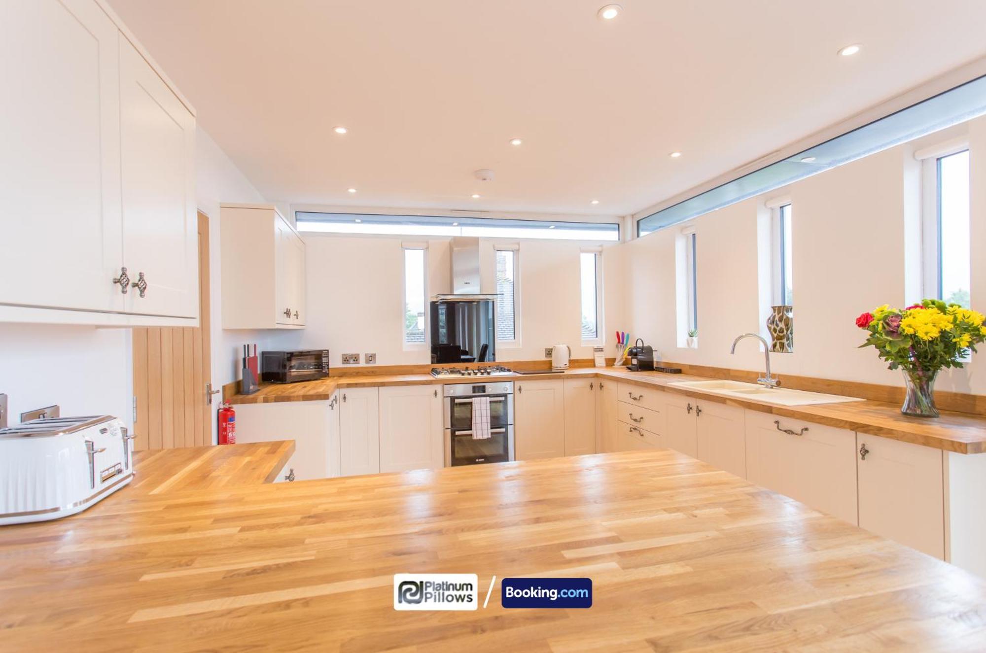 Modern Oxford 2 Bedroom Apartments, Near Headington Hospital, Families & Contractor Accommodation With Parking Exterior photo